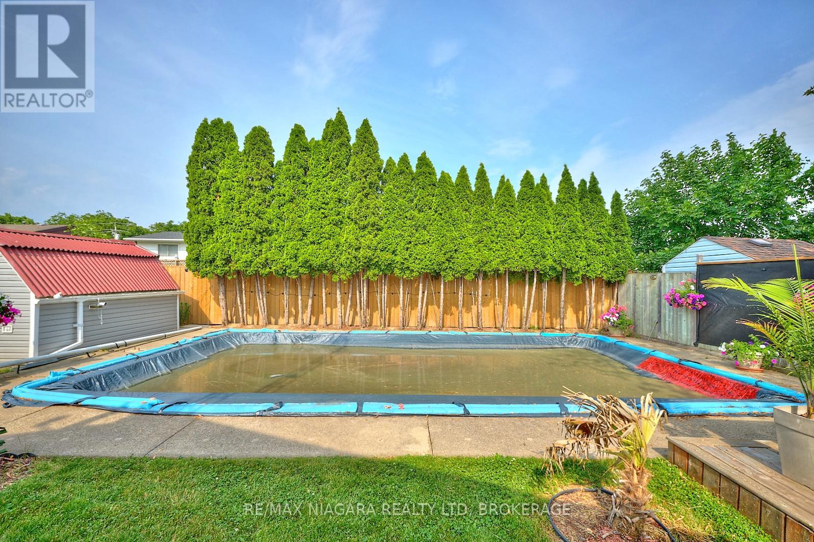 Photo 5 of 23 Huntley Crescent, St Catharines ON