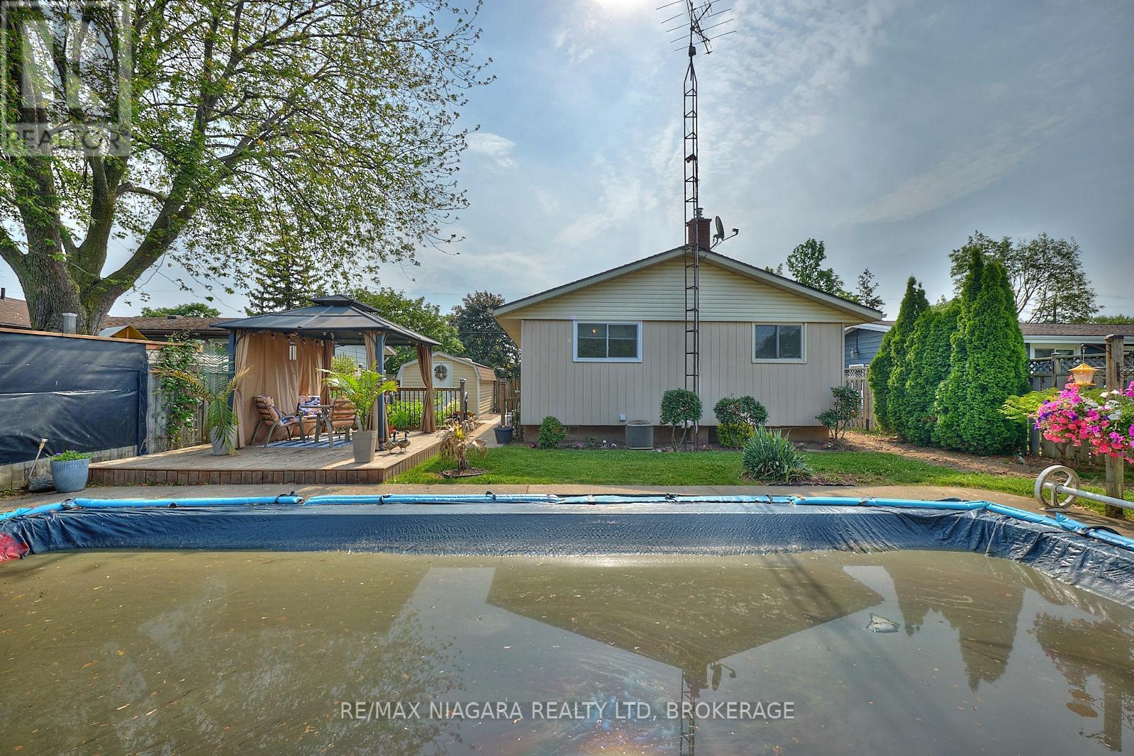 Photo 20 of 23 Huntley Crescent, St Catharines ON