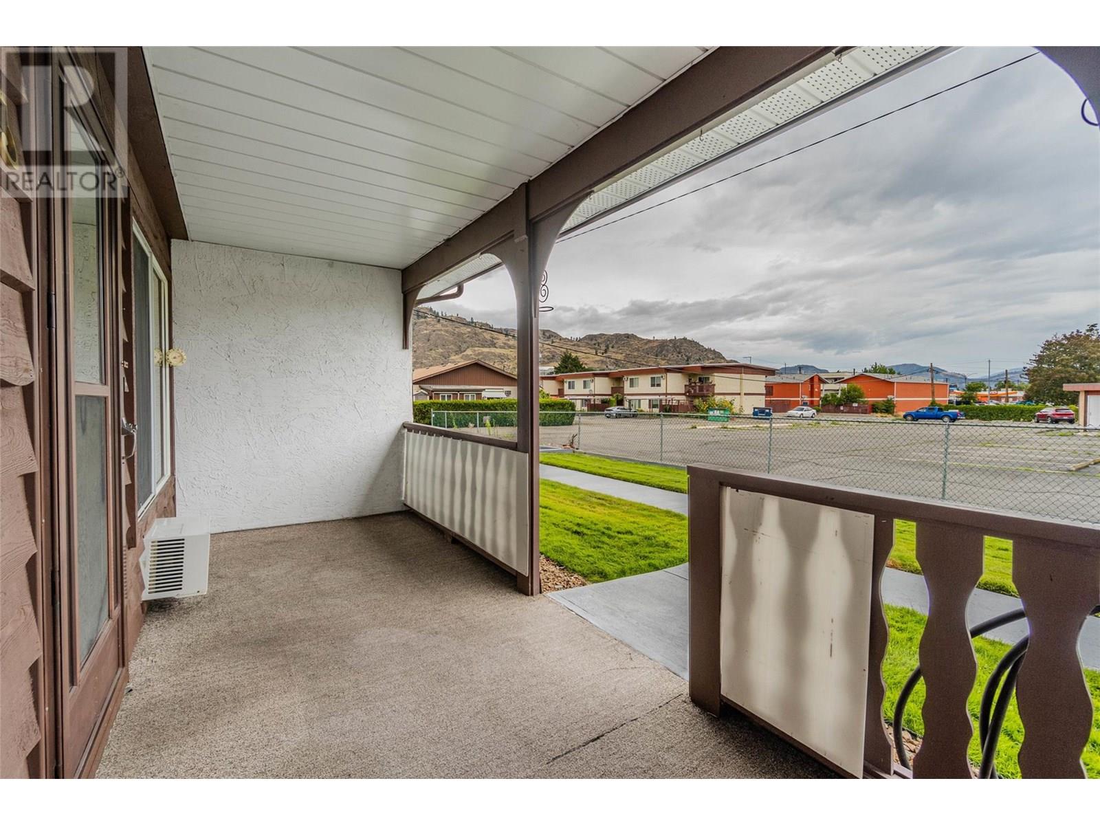 5862 Airport Street Unit# 3, Oliver