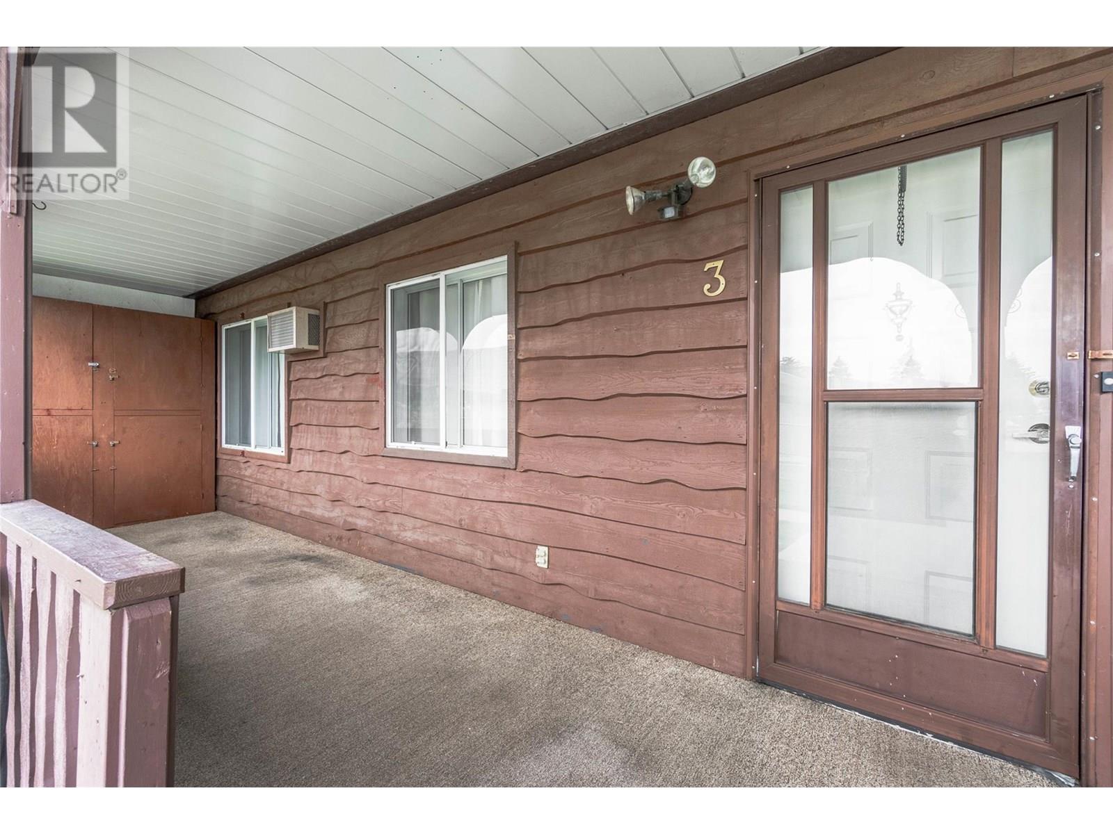 5862 Airport Street Unit# 3, Oliver