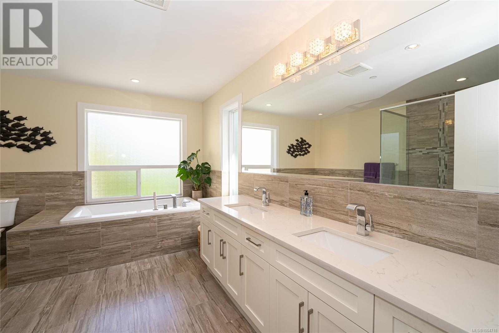Photo 20 of 320 Selica Rd, Langford BC