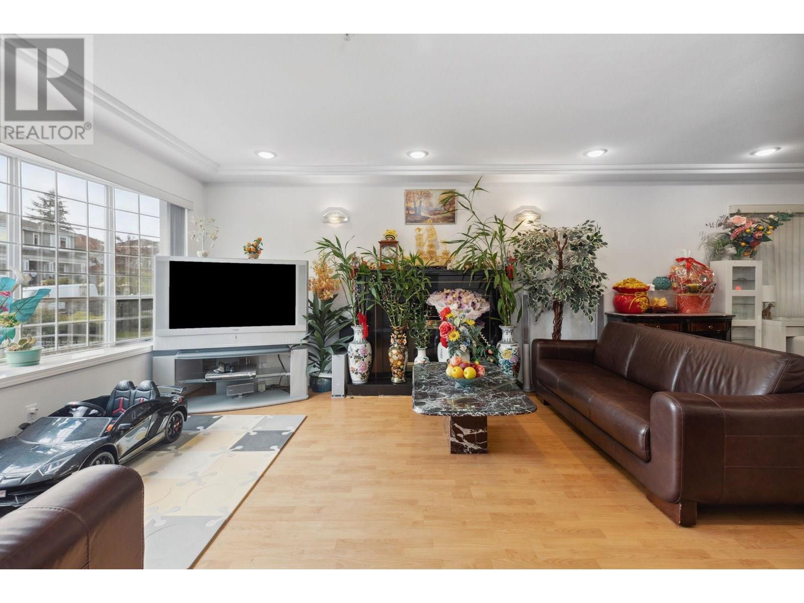 6908 DAWSON STREET, Vancouver