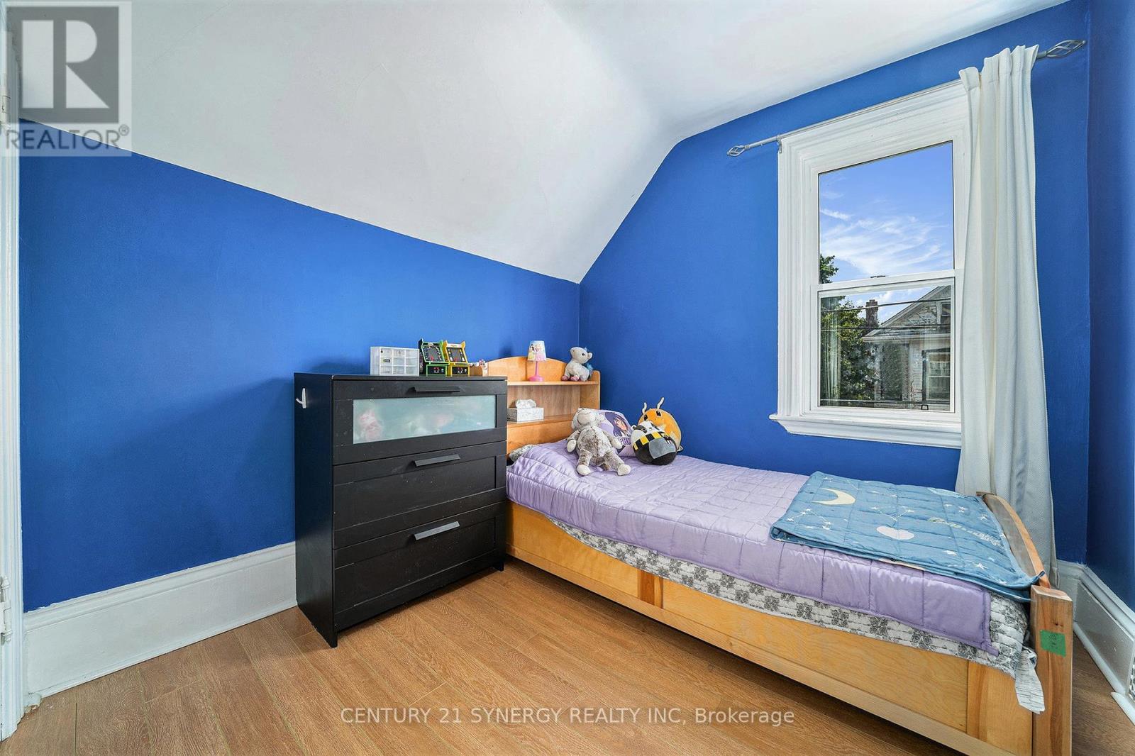 Photo 17 of 25 Kensington Avenue, Smiths Falls ON
