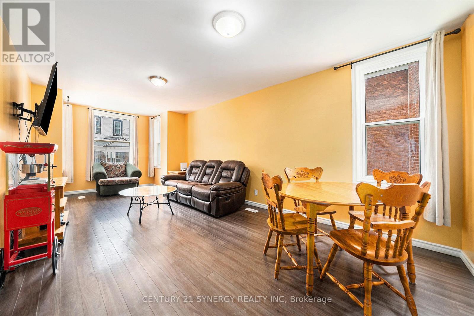 Photo 9 of 25 Kensington Avenue, Smiths Falls ON