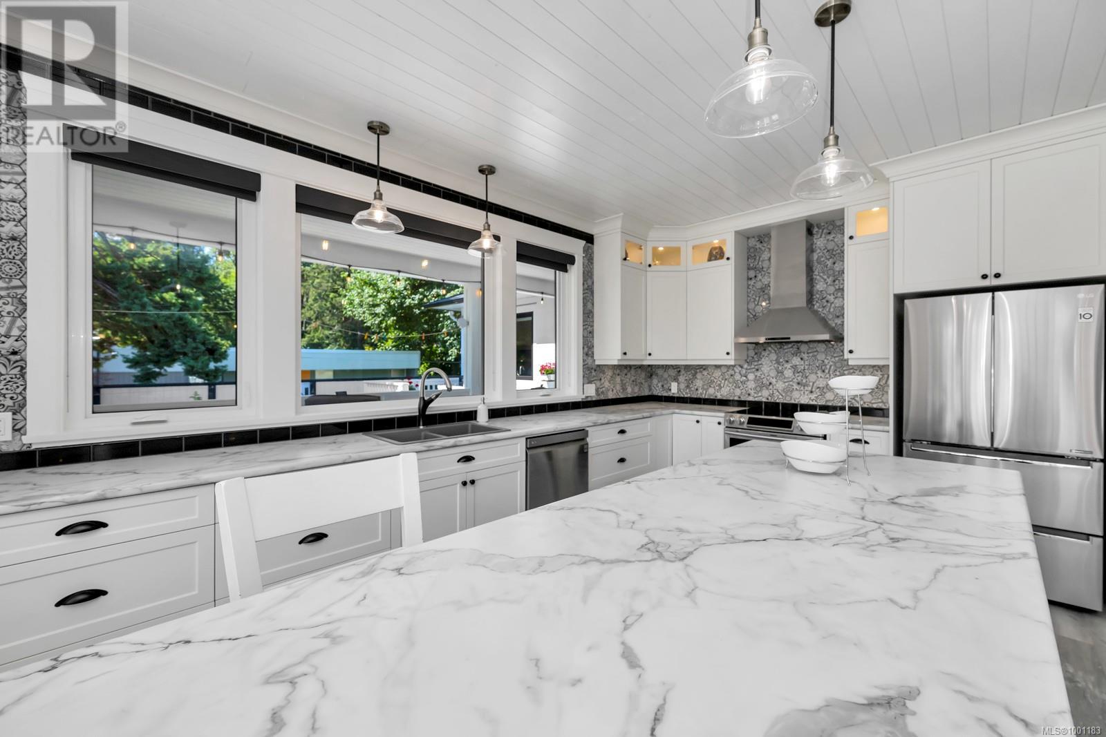 141 Castle Pl, Duncan