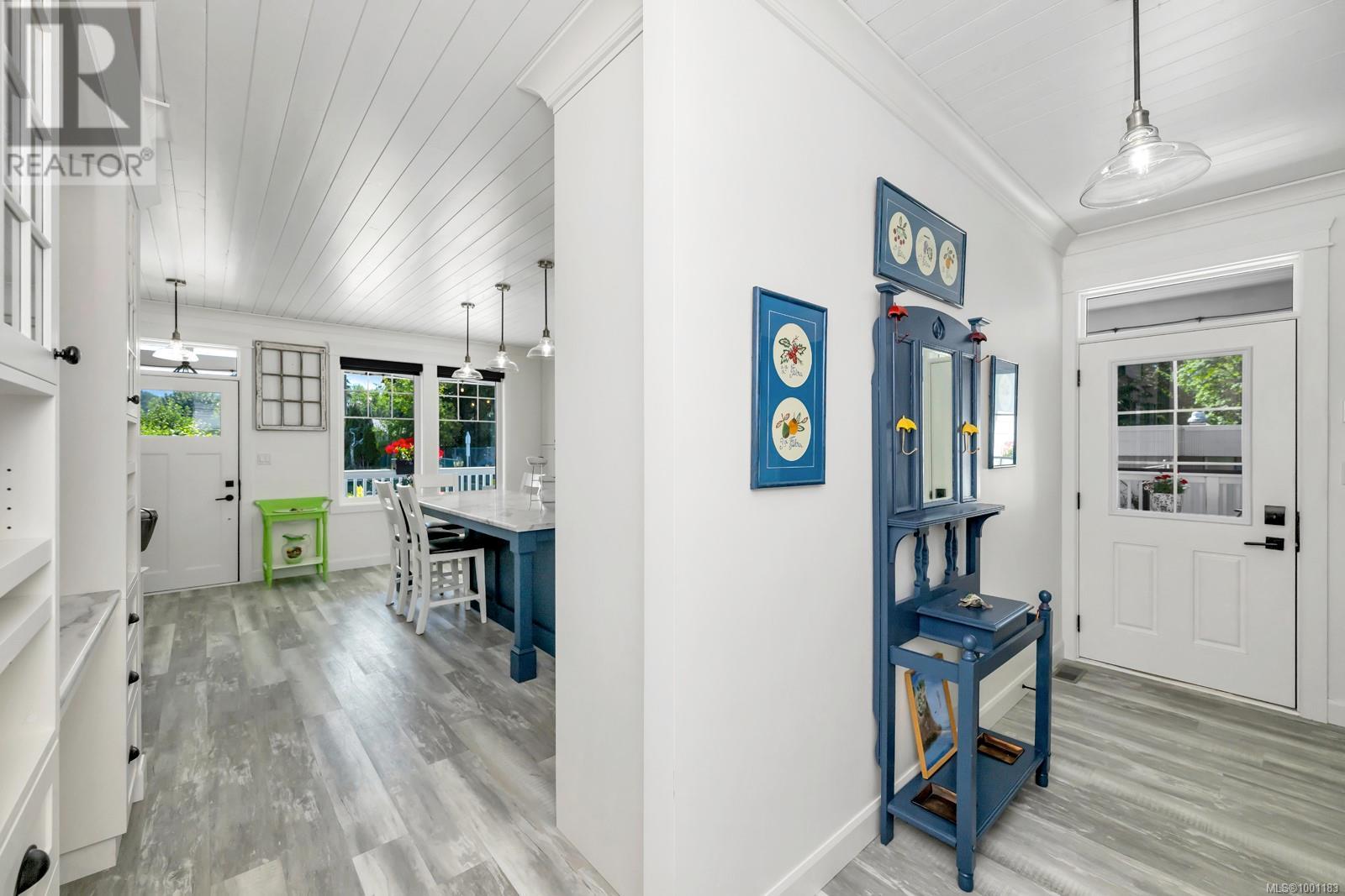 141 Castle Pl, Duncan