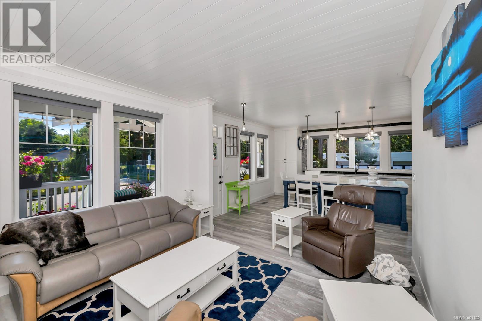 141 Castle Pl, Duncan