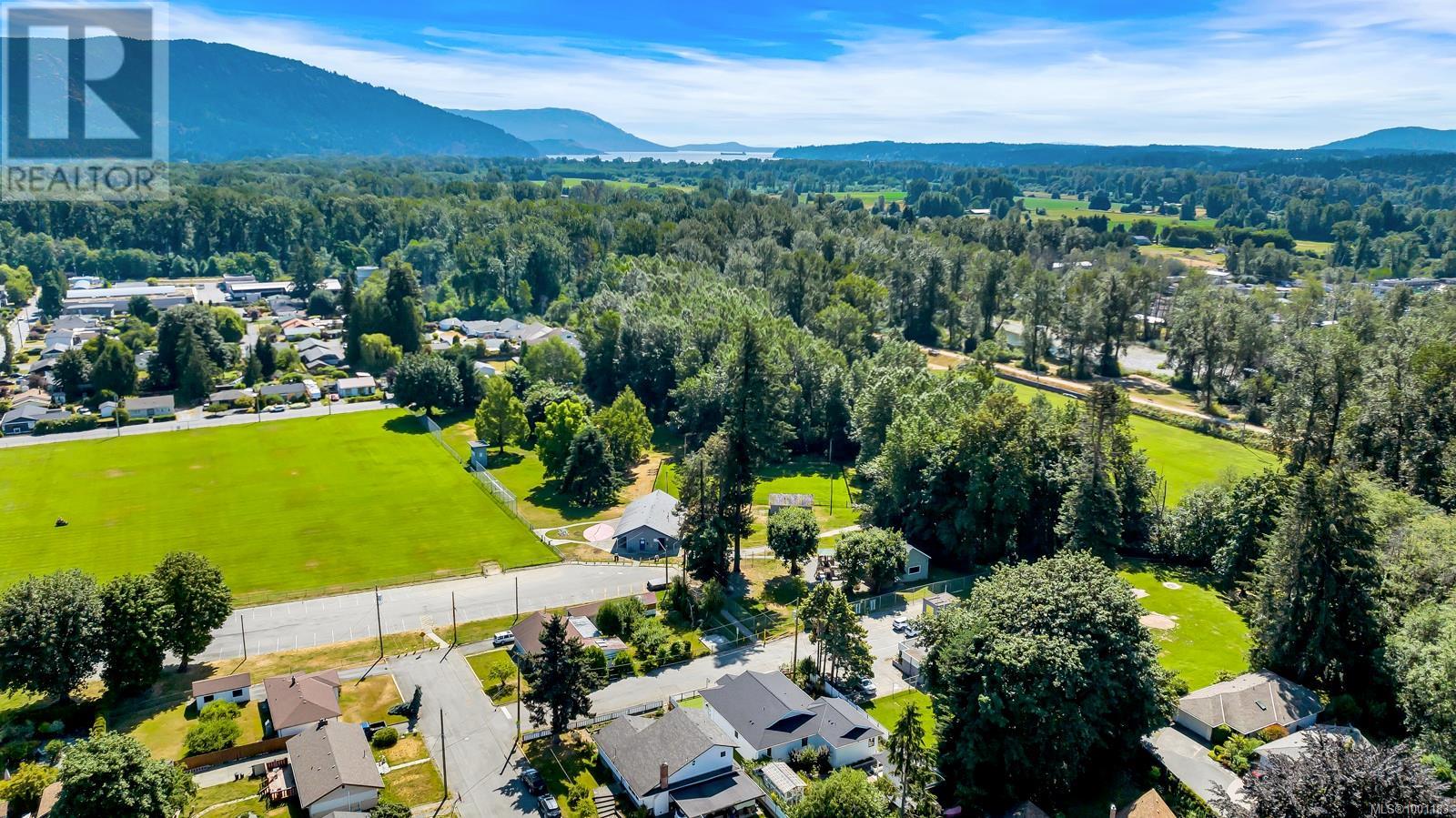 141 Castle Pl, Duncan