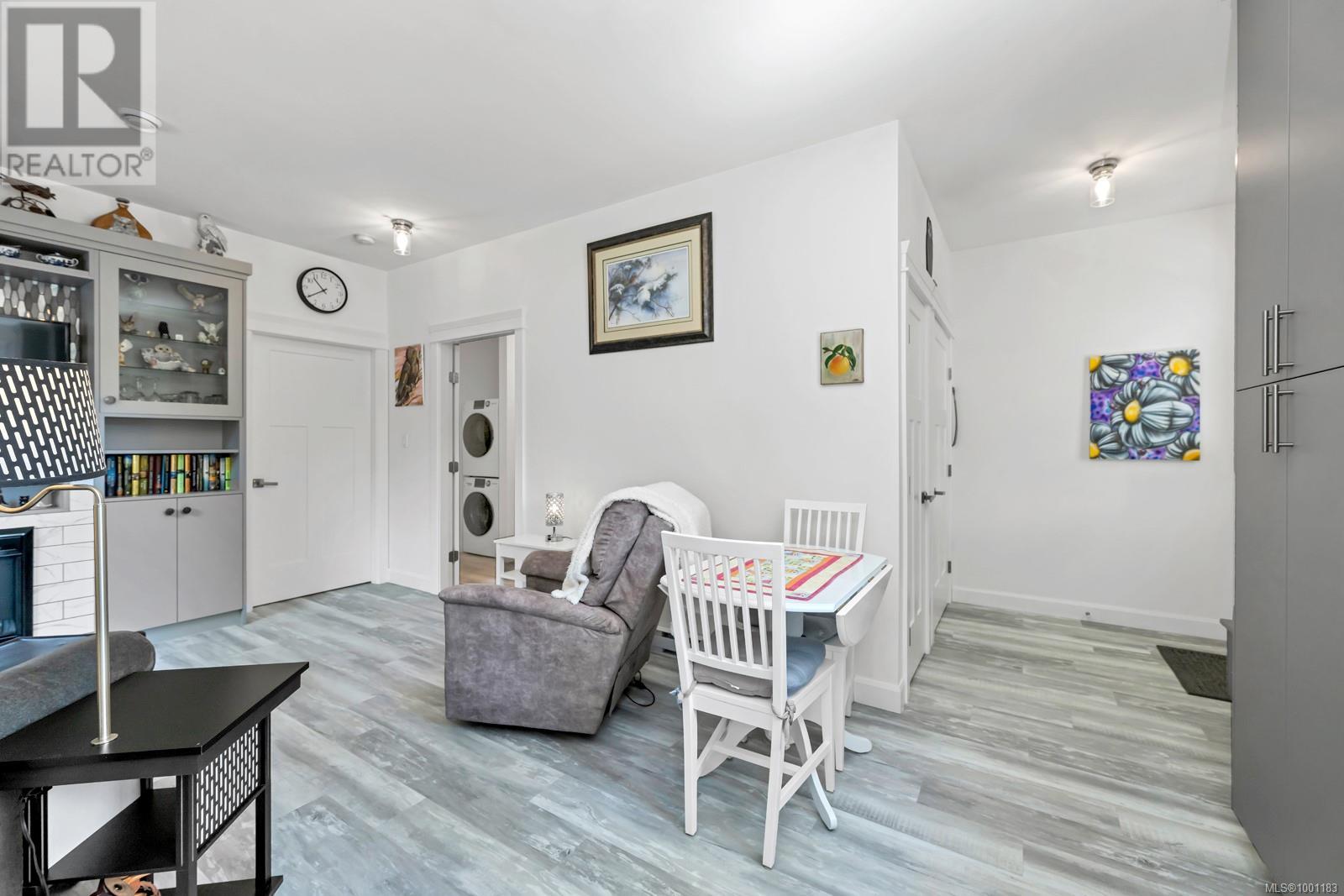 141 Castle Pl, Duncan