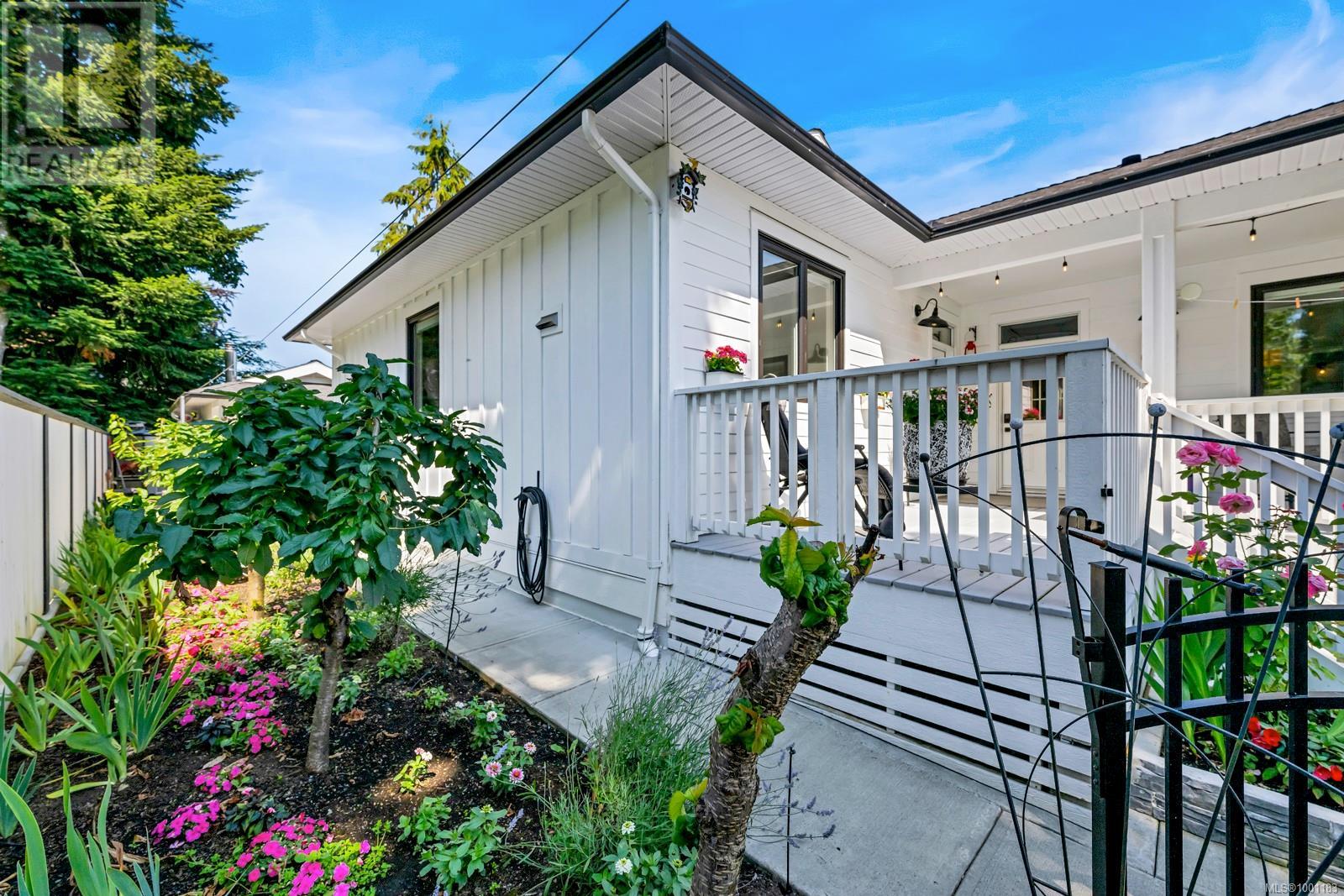 141 Castle Pl, Duncan