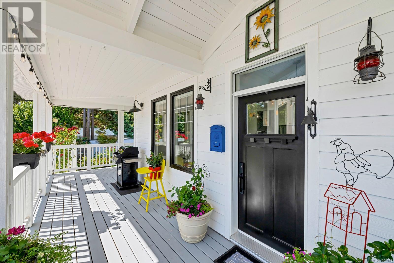 141 Castle Pl, Duncan