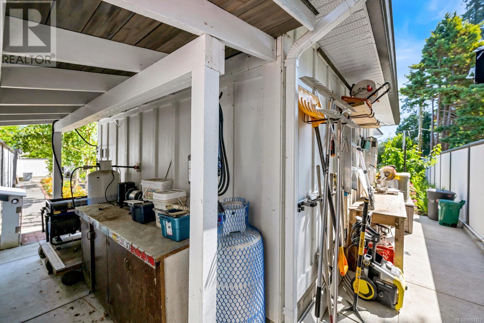 141 Castle Pl, Duncan