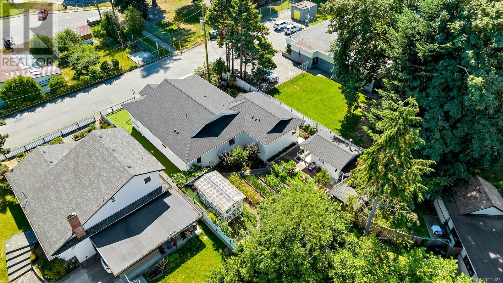 141 Castle Pl, Duncan