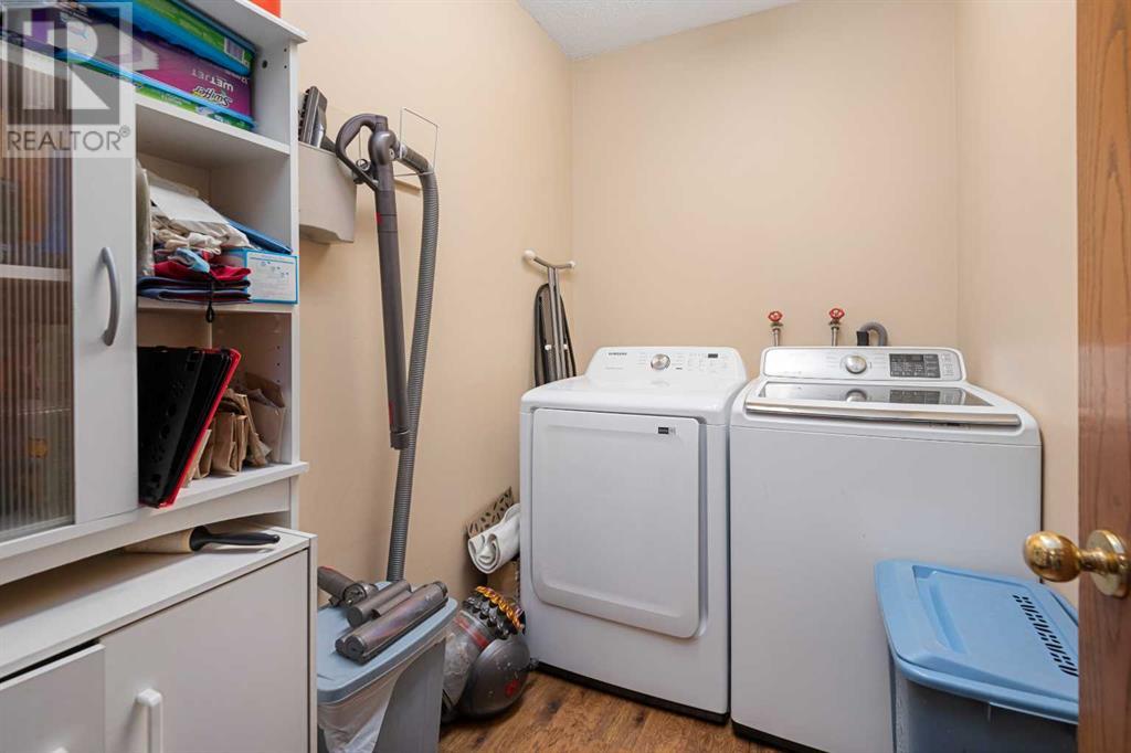 Single Family House for Sale in  Riverglen Close SE Riverbend Calgary 