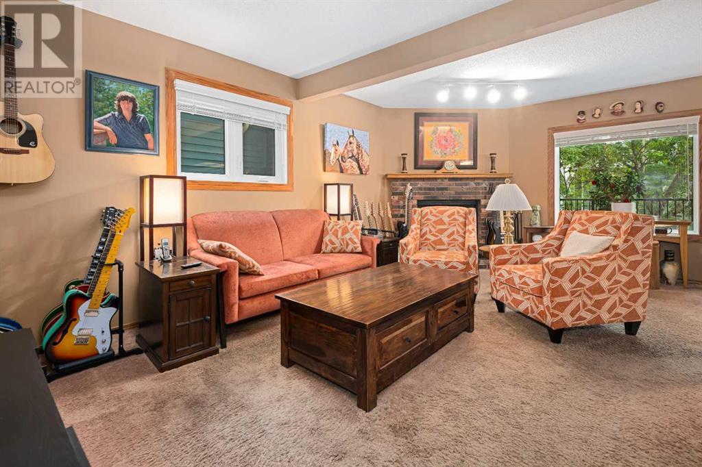 Single Family House for Sale in  Riverglen Close SE Riverbend Calgary 