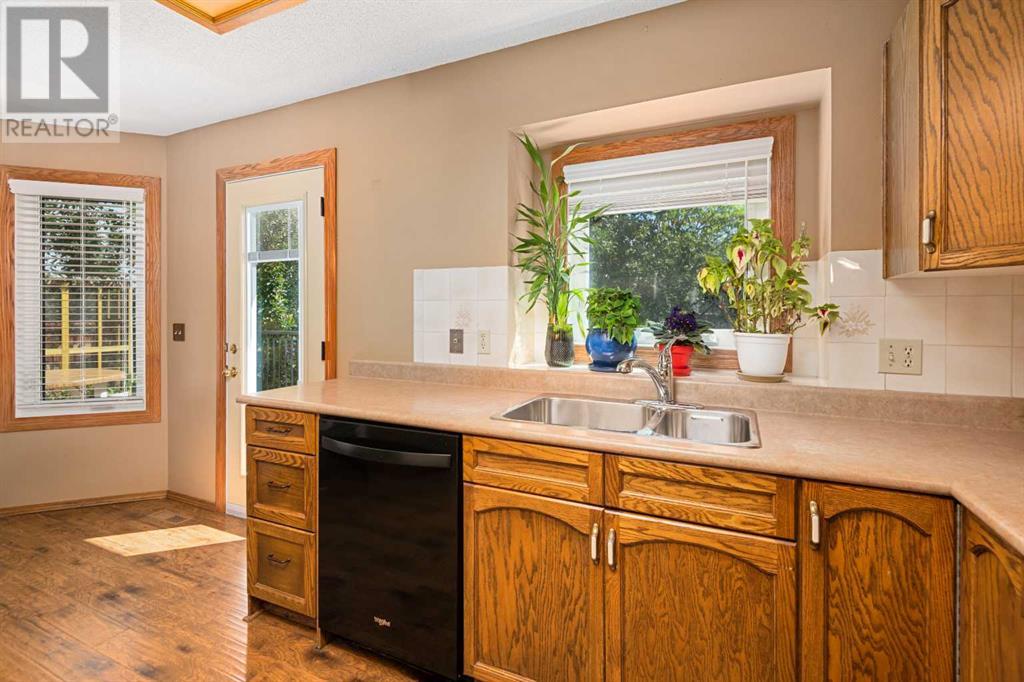 Single Family House for Sale in  Riverglen Close SE Riverbend Calgary 
