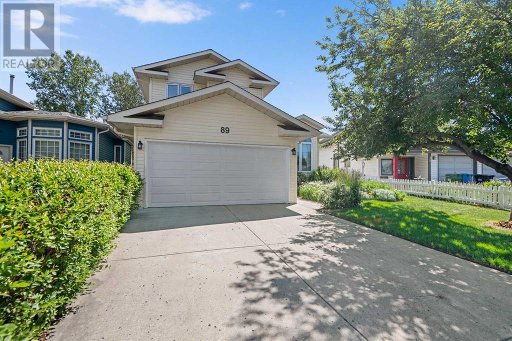 Single Family House for Sale in  Riverglen Close SE Riverbend Calgary 