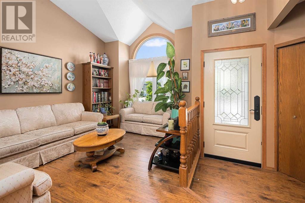 Single Family House for Sale in  Riverglen Close SE Riverbend Calgary 
