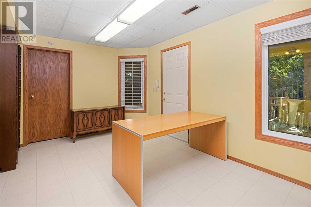 Single Family House for Sale in  Riverglen Close SE Riverbend Calgary 
