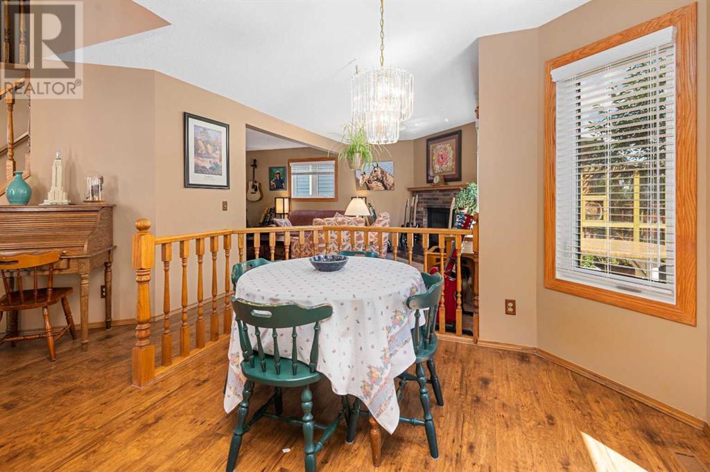 Single Family House for Sale in  Riverglen Close SE Riverbend Calgary 