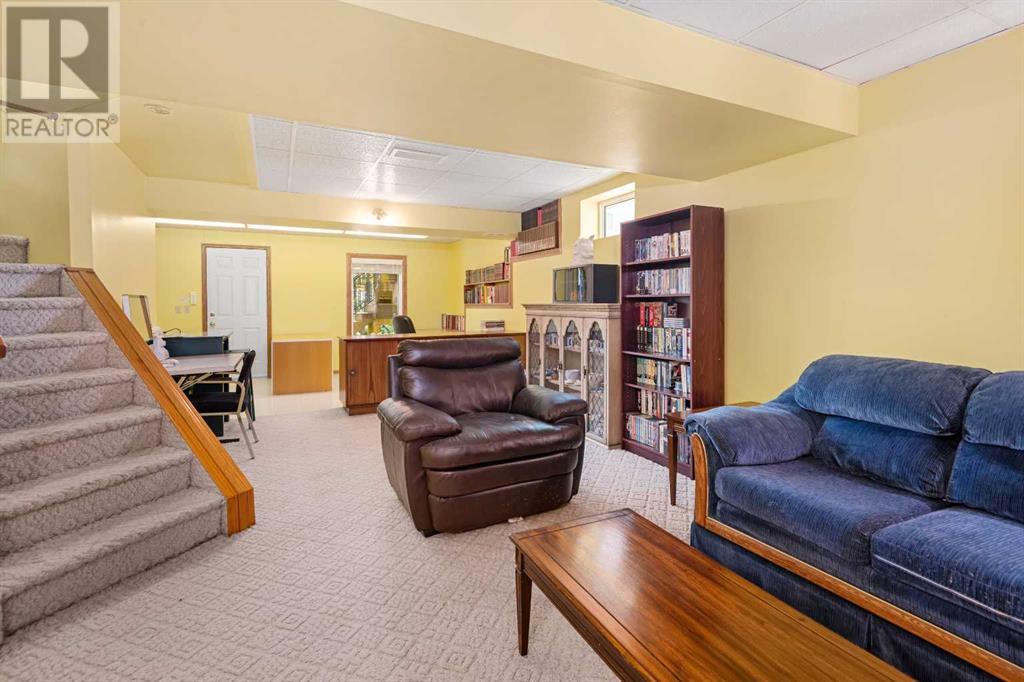 Single Family House for Sale in  Riverglen Close SE Riverbend Calgary 
