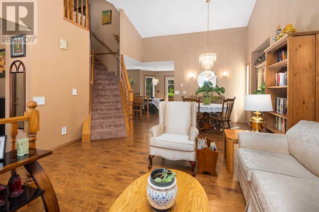 Single Family House for Sale in  Riverglen Close SE Riverbend Calgary 