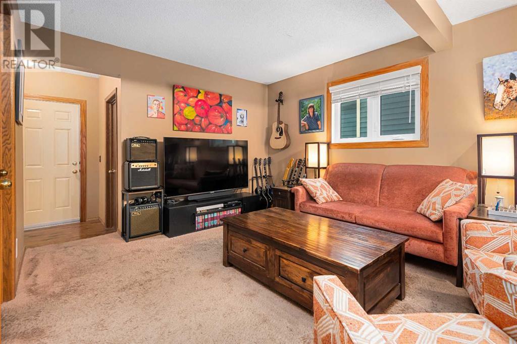 Single Family House for Sale in  Riverglen Close SE Riverbend Calgary 