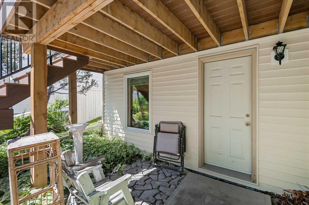 Single Family House for Sale in  Riverglen Close SE Riverbend Calgary 