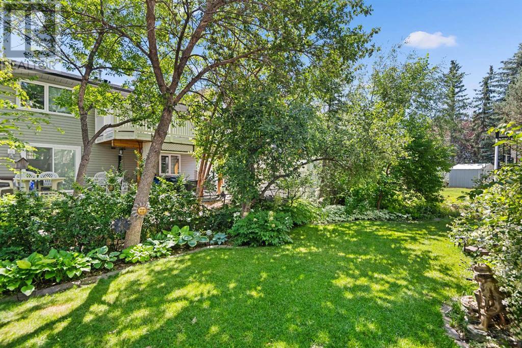 Single Family House for Sale in  Riverglen Close SE Riverbend Calgary 