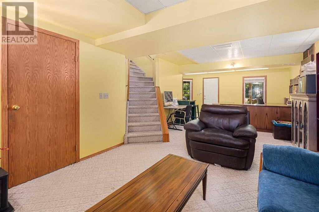 Single Family House for Sale in  Riverglen Close SE Riverbend Calgary 