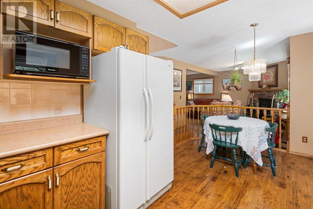 Single Family House for Sale in  Riverglen Close SE Riverbend Calgary 