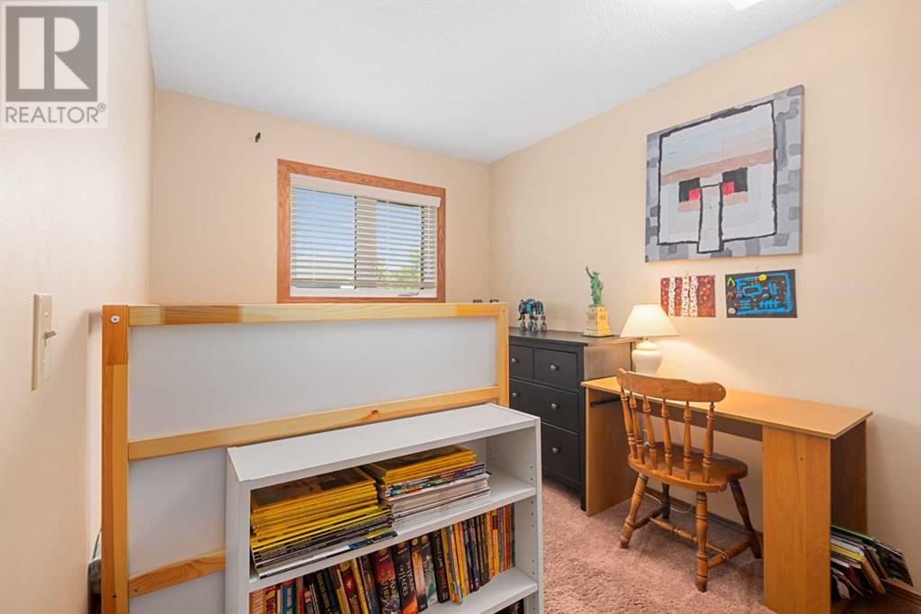 Single Family House for Sale in  Riverglen Close SE Riverbend Calgary 
