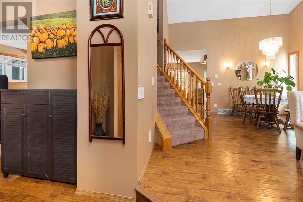 Single Family House for Sale in  Riverglen Close SE Riverbend Calgary 