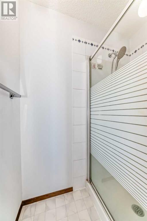 Single Family House Bi-level for Sale in  Harvest Oak Drive NE Harvest Hills Calgary 