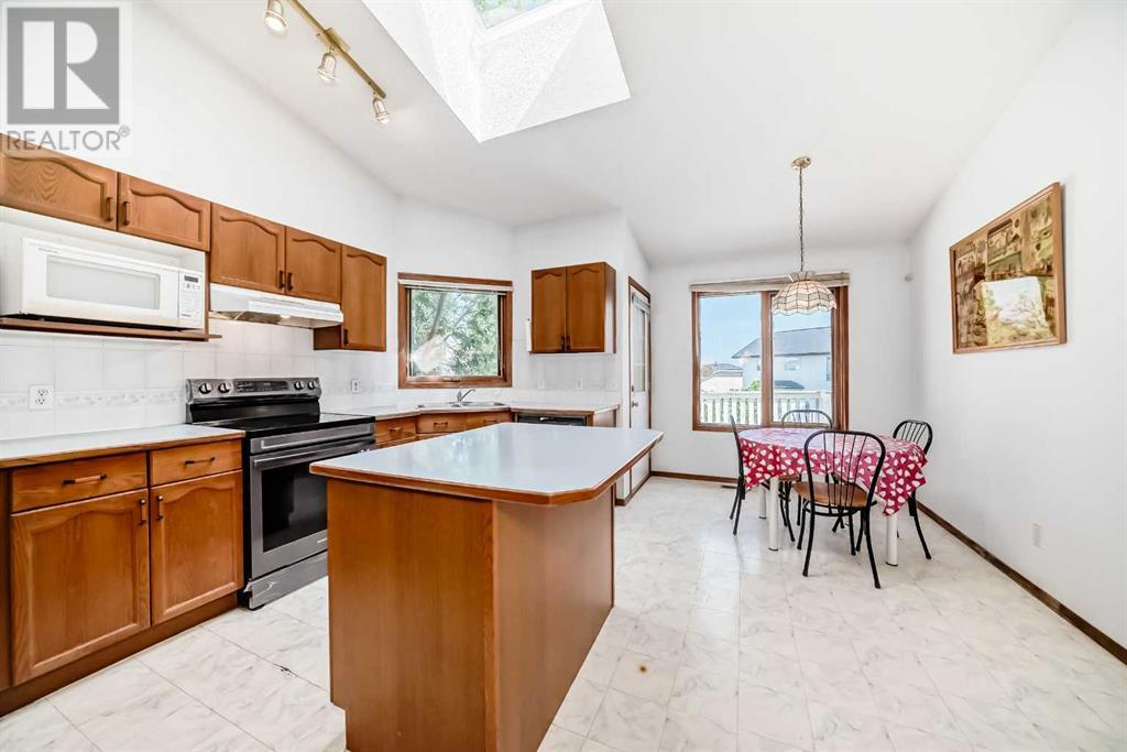 Single Family House Bi-level for Sale in  Harvest Oak Drive NE Harvest Hills Calgary 