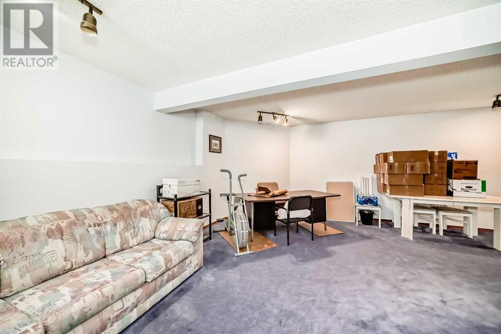 Single Family House Bi-level for Sale in  Harvest Oak Drive NE Harvest Hills Calgary 
