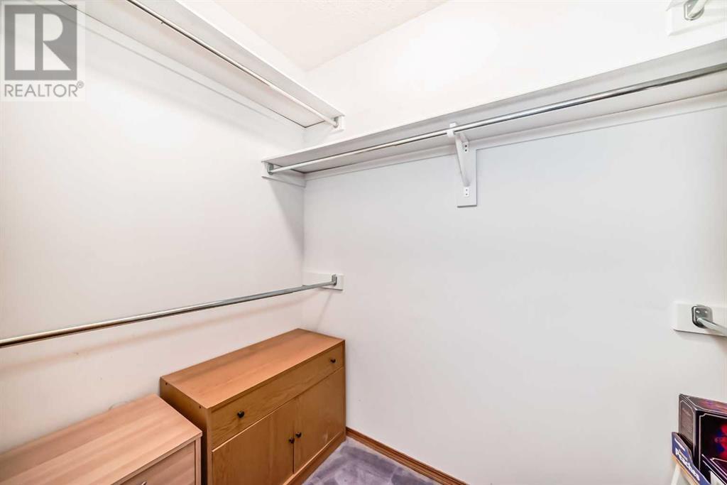 Single Family House Bi-level for Sale in  Harvest Oak Drive NE Harvest Hills Calgary 