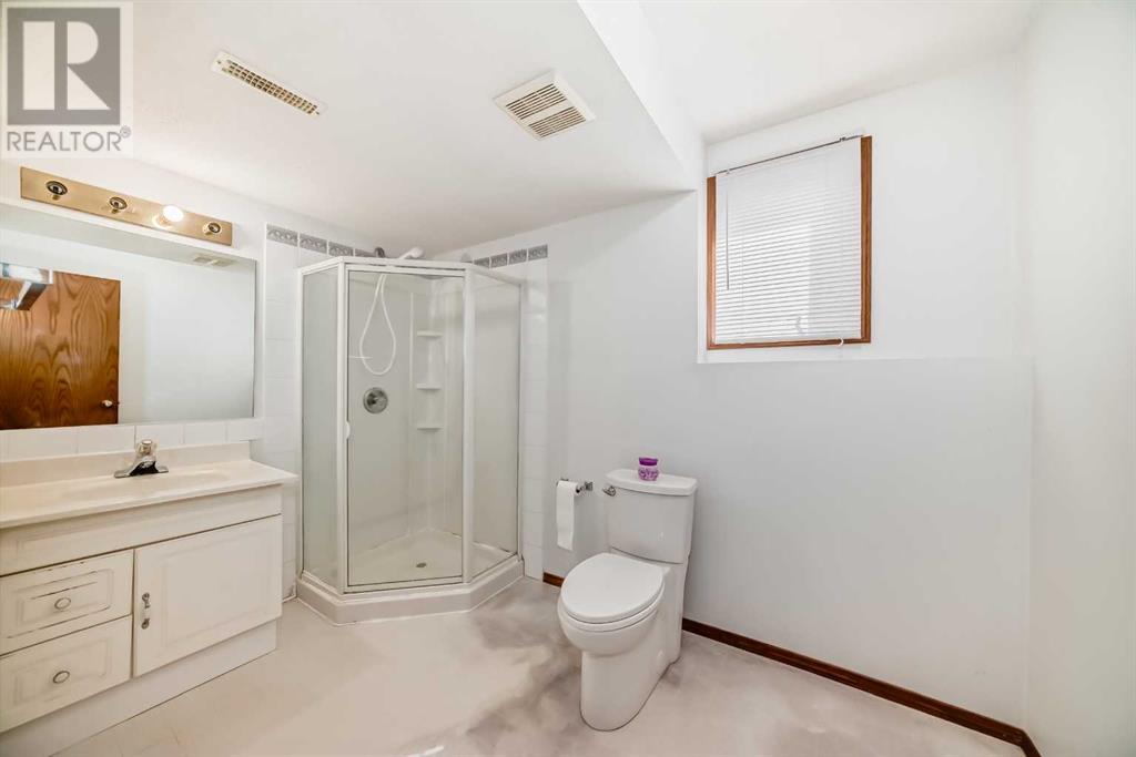 Single Family House Bi-level for Sale in  Harvest Oak Drive NE Harvest Hills Calgary 