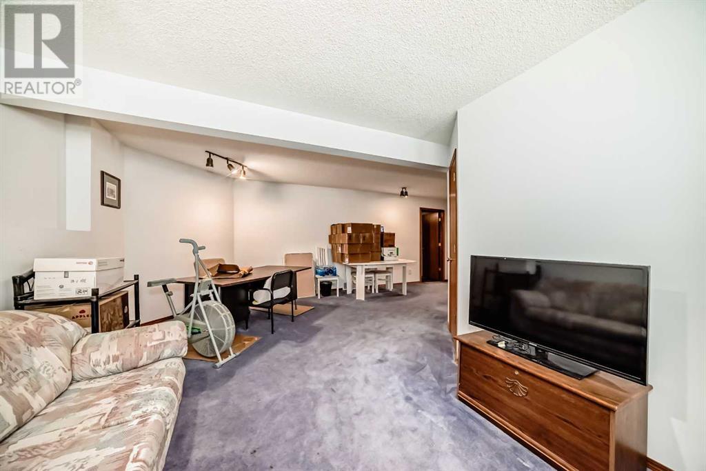 Single Family House Bi-level for Sale in  Harvest Oak Drive NE Harvest Hills Calgary 
