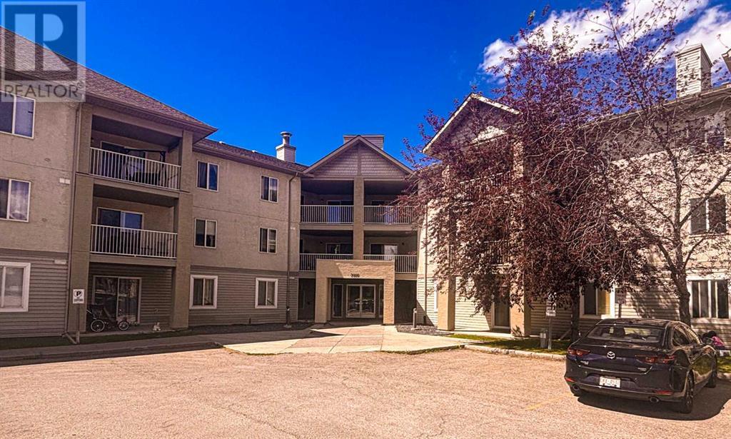 Single Family House for Sale in   Citadel Meadow Point NW Citadel Calgary 