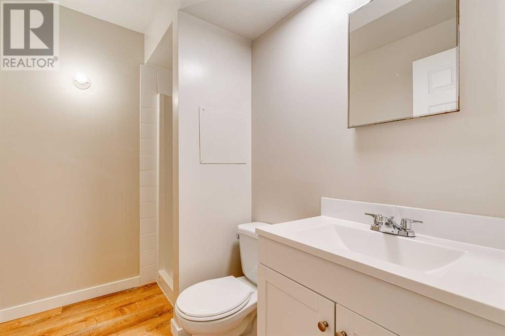 Single Family House Bungalow for Sale in  Doverthorn Road SE Dover Calgary 