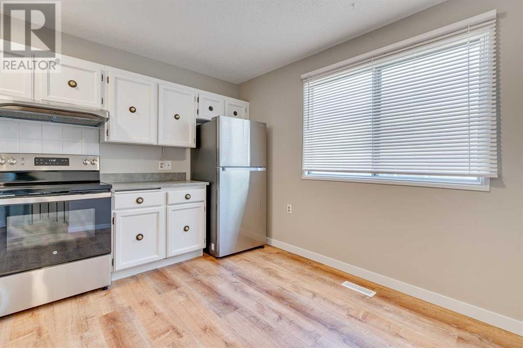 Single Family House Bungalow for Sale in  Doverthorn Road SE Dover Calgary 