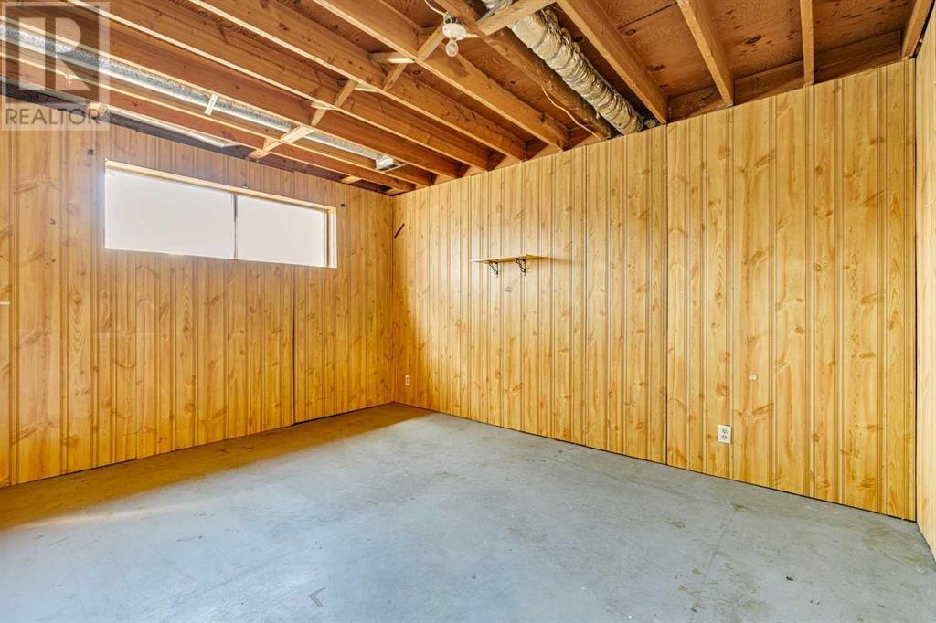 Single Family House Bungalow for Sale in  Doverthorn Road SE Dover Calgary 