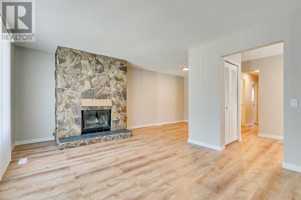 Single Family House Bungalow for Sale in  Doverthorn Road SE Dover Calgary 