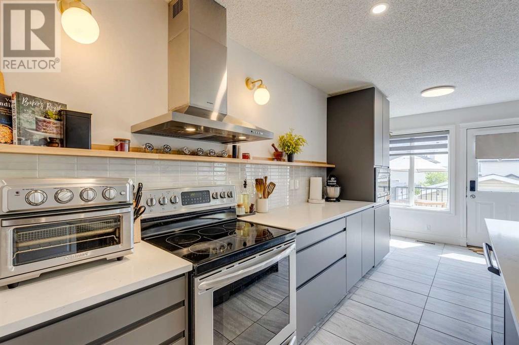 Single Family House for Sale in  Evansmeade Close NW Evanston Calgary 