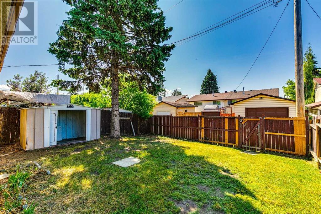 Single Family House Bungalow for Sale in  Doverthorn Road SE Dover Calgary 