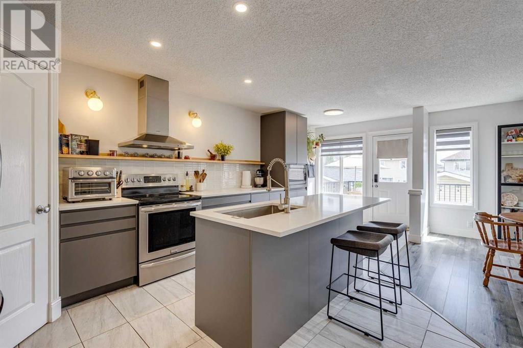 Single Family House for Sale in  Evansmeade Close NW Evanston Calgary 