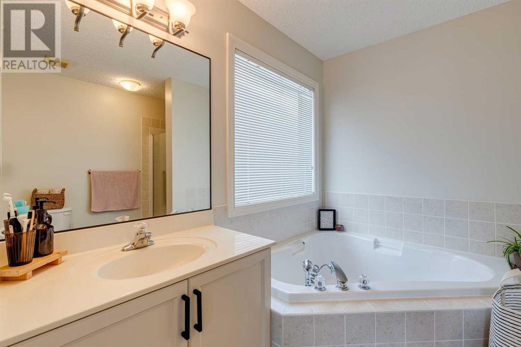 Single Family House for Sale in  Evansmeade Close NW Evanston Calgary 