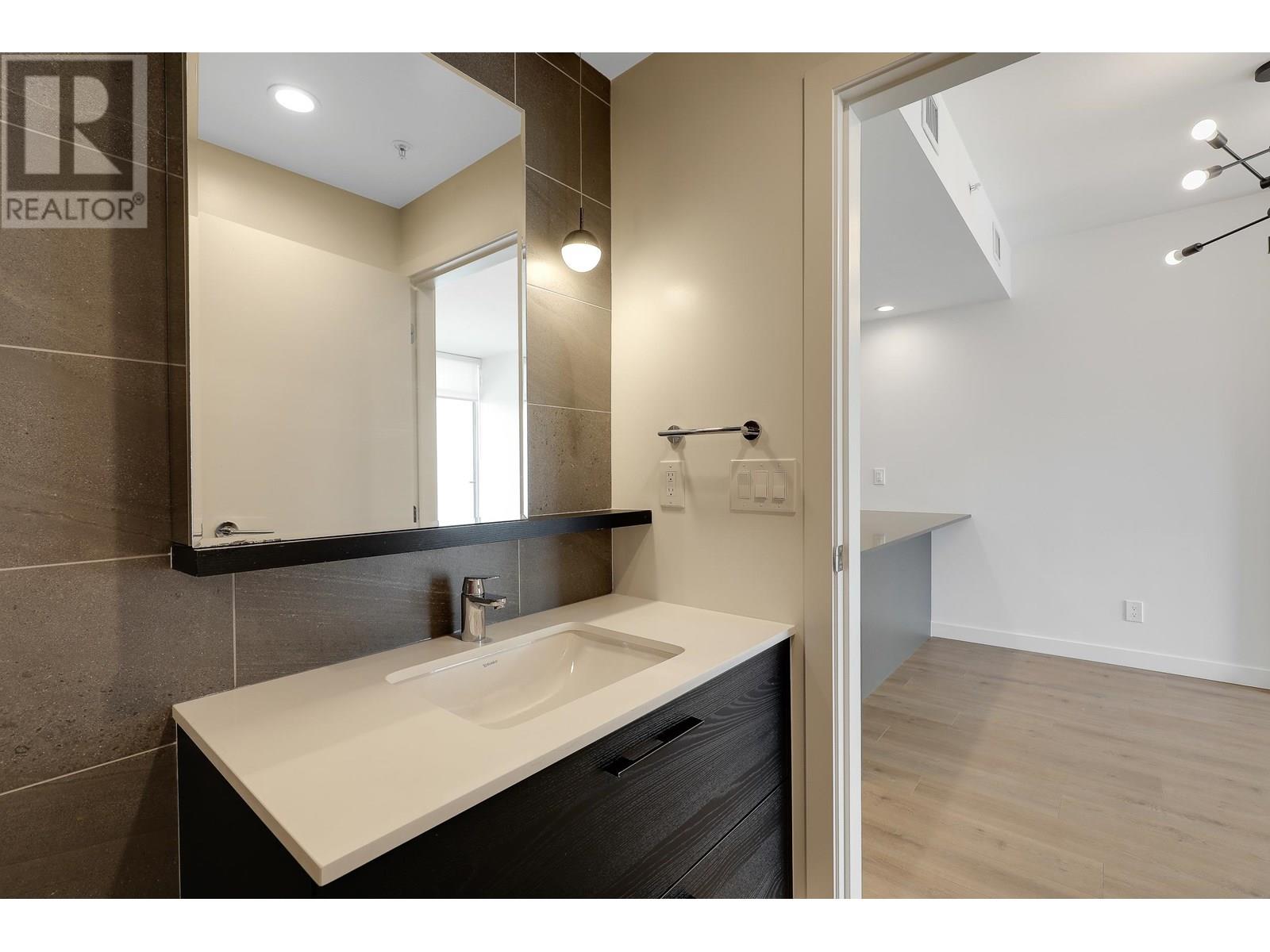 Photo 1 of 1308 2181 Madison Avenue, Burnaby BC
