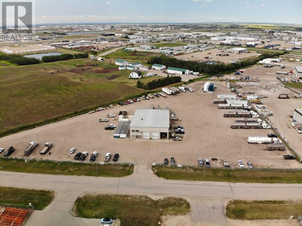 Photo 2 of 9319 81 Avenue, Clairmont AB
